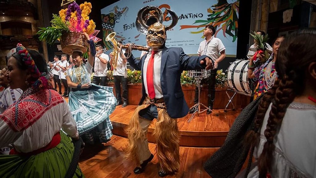 A traditional Estudiantina group performing a callejoneada in one of Guanajuato's narrow, romantic alleyways.